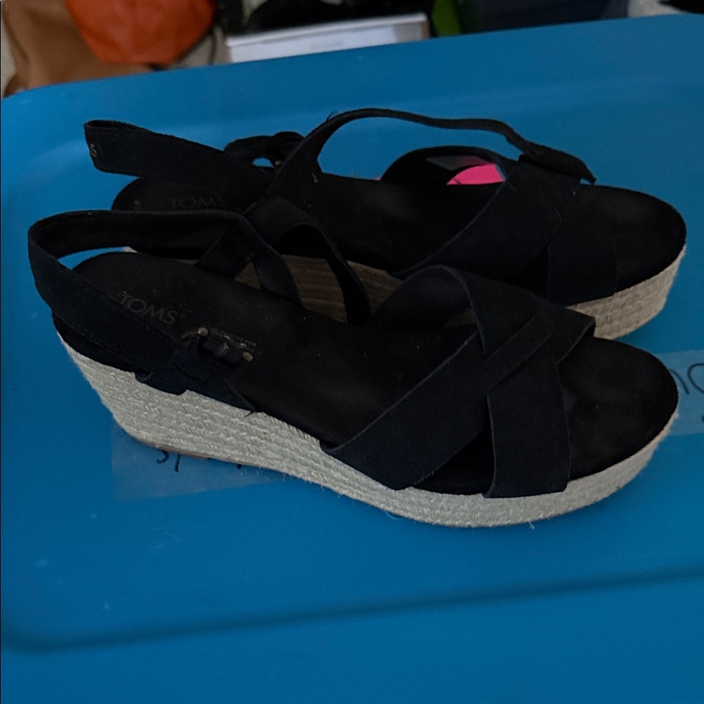 Women’s Tom’s espadrilles size 9